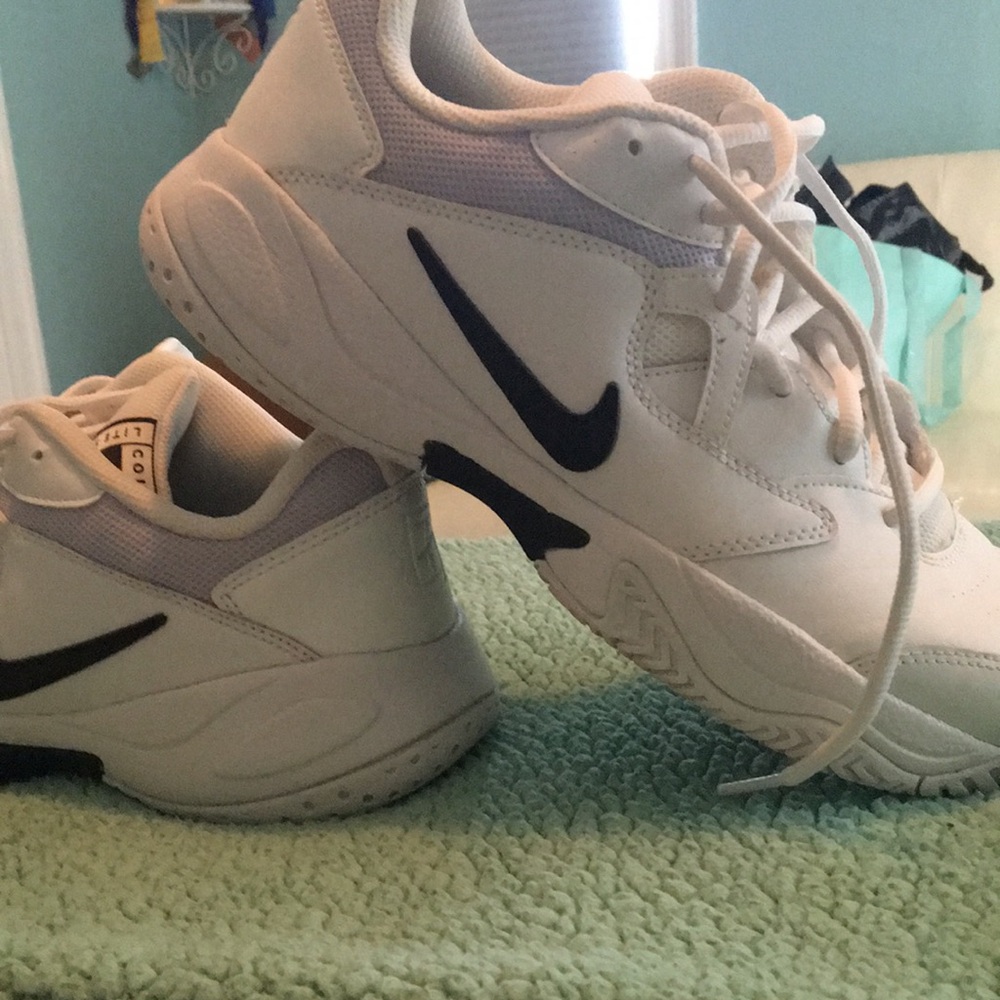 Nike court lite 2